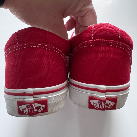 VANS Ward Skate Shoes in red. Size: M8/W9.5 - Picture 4 of 12